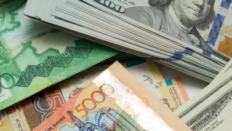 По итогам утренних торгов тенге еще ослабел