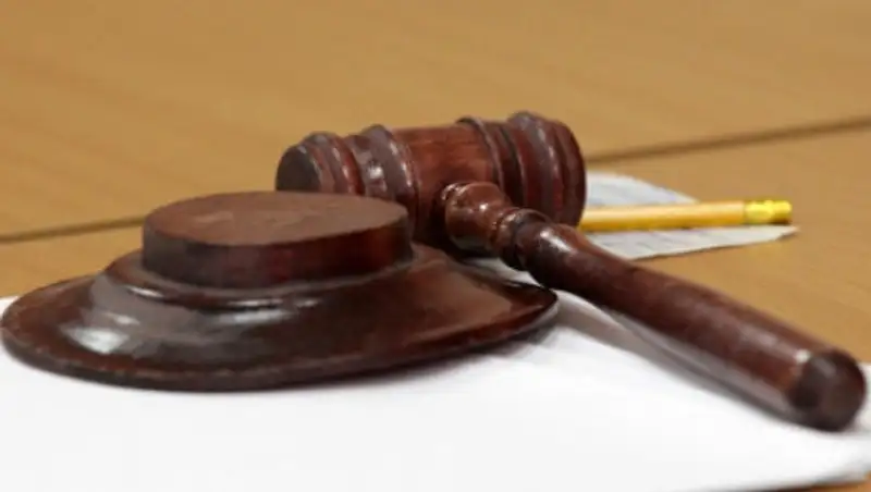 Экс-чиновник оштрафован на почти 43 млн тенге за взятки в Уральске