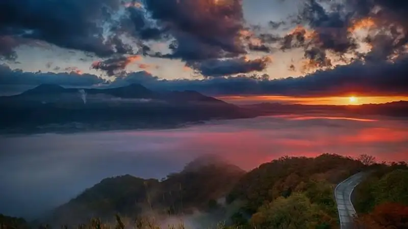 В Японии ожидаются торнадо и ливни