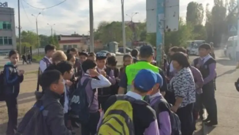 В Усть-Каменогорске автобус сбил ребенка на пешеходном переходе