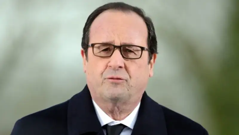 Олланд: все находившиеся на борту лайнера А320 пассажиры, скорее всего, погибли