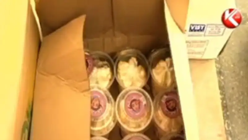 Актаусцев кормили просроченными мантами, пельменями, мороженым, фото - Новости Zakon.kz от 08.11.2013 16:28