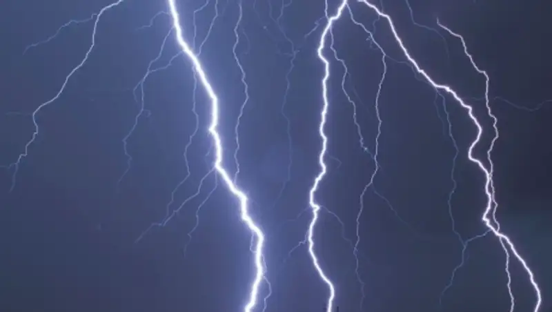 Молния убила семь человек в индийском штате Ассам