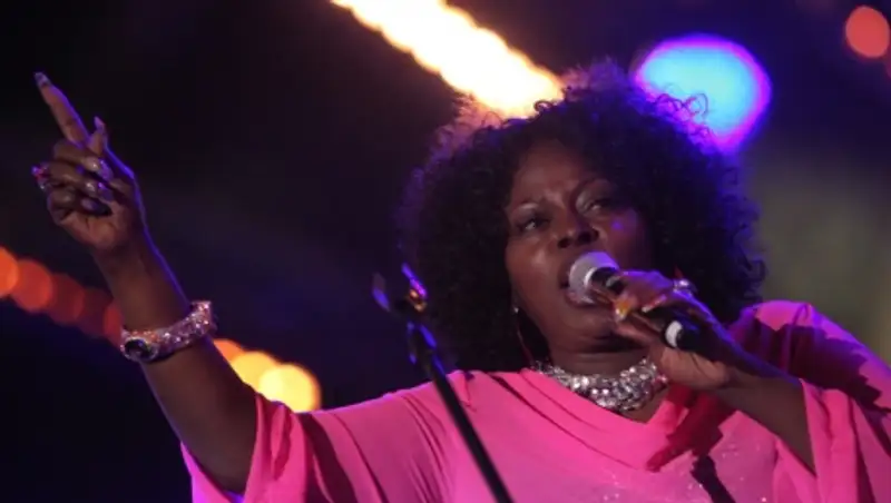 Известная певица выбила своей дочери несколько зубов