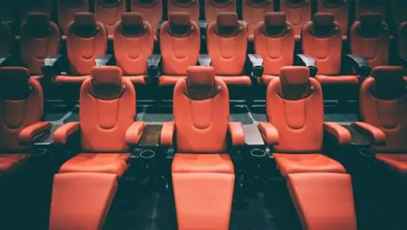 Кинотеатры откроют в Казахстане с 26 октября