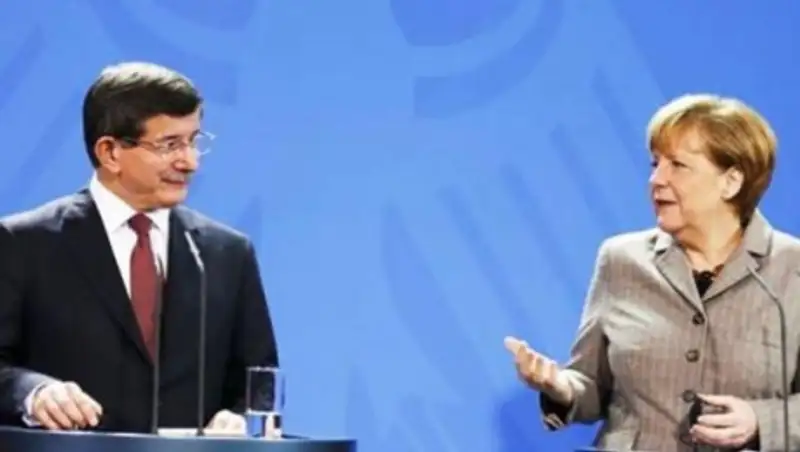 Давутоглу: Турция и Германия будут вместе работать над проблемой беженцев