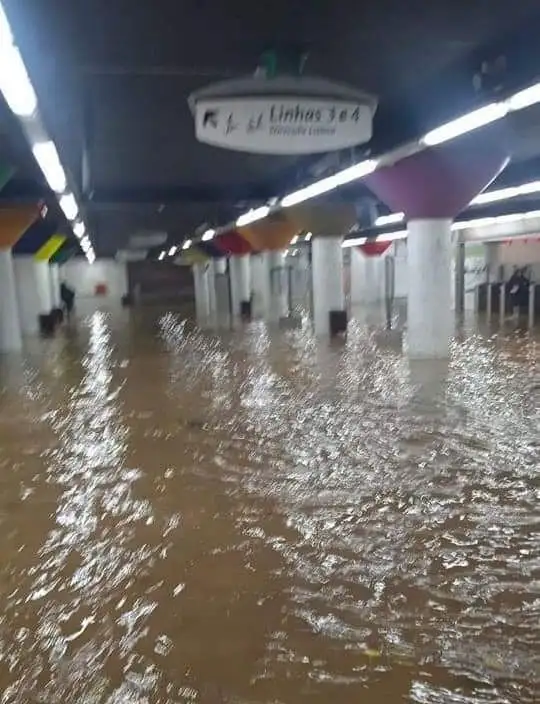 наводнение в Лиссабоне, фото - Новости Zakon.kz от 08.12.2022 15:29