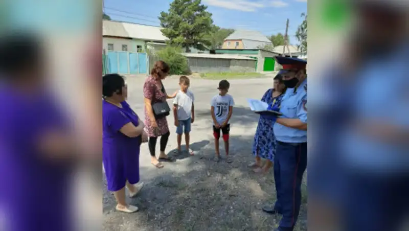 Школьники ограбили бутик и попали на видео