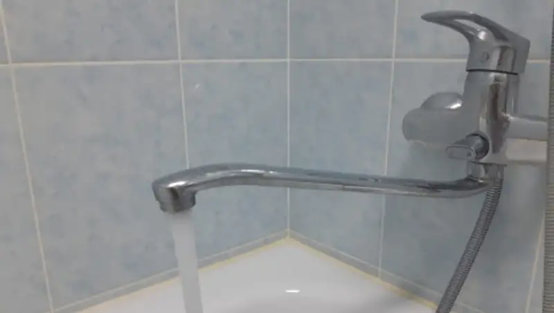 Часть зданий в двух районах Алматы временно отключат от горячей воды