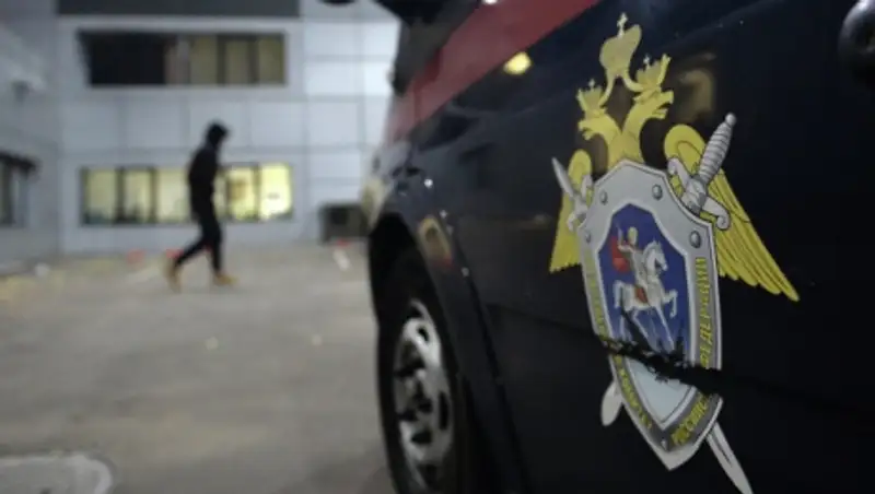 В Москве мать троих детей выпрыгнула из окна с ребенком