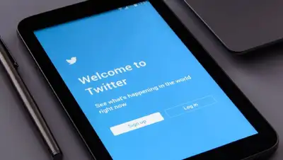 Суд рассмотрит иск Twitter к Илону Маску в ускоренном режиме