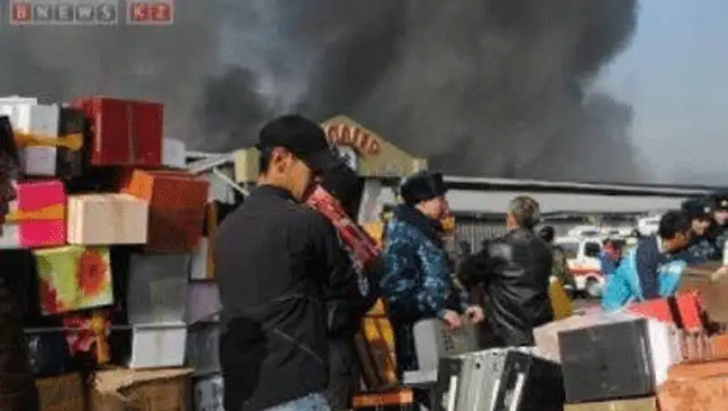 Более 100 погорельцев барахолки Алматы обратились за получением справки о пожаре