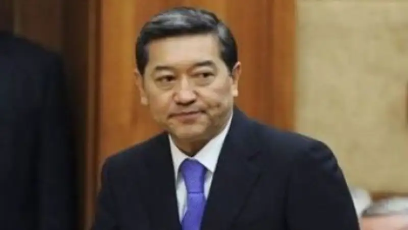 Серику Ахметову запрещено вести телефонные переговоры и вступать в интернет-переписку