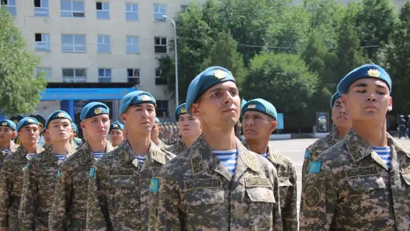 Казахстанские десантники отмечают профессиональный праздник