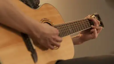 Астанчанин украл гитару из бара , фото - Новости Zakon.kz от 06.12.2022 16:08