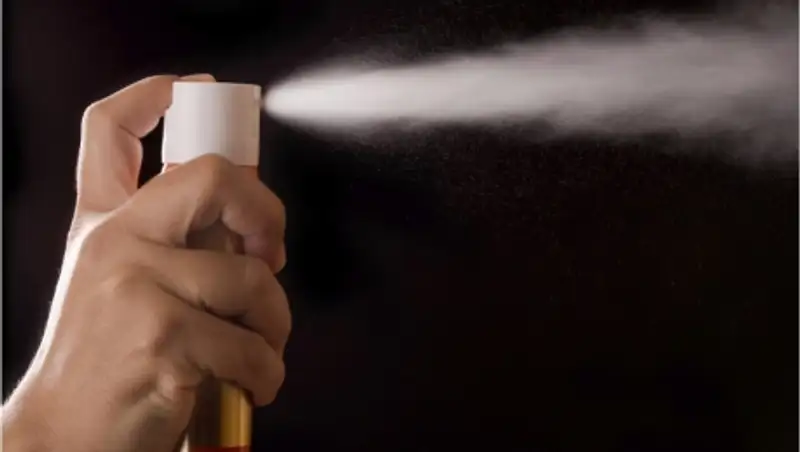 В Актау девушка с газовым баллончиком отняла у знакомого 7 млн тенге и 25 тысяч долларов