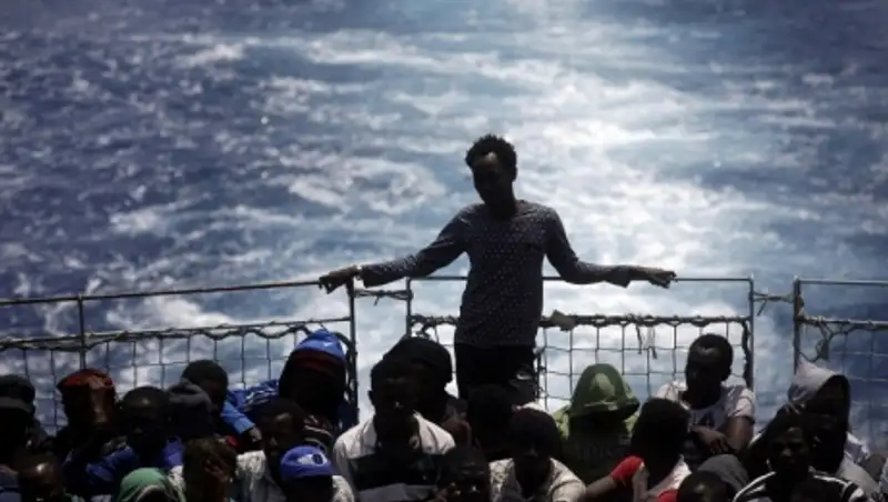 Власти ФРГ опровергли сообщения об автоматической выдаче виз сирийцам