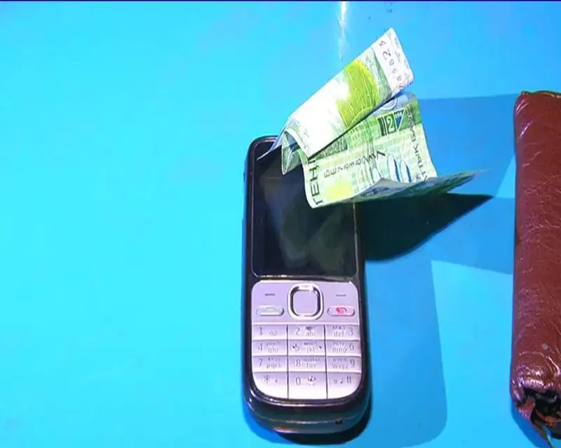 В Алматы грабитель порезал девушке лицо (фото) В Алматы грабитель порезал девушке лицо (фото), фото - Новости Zakon.kz от 05.12.2013 17:03