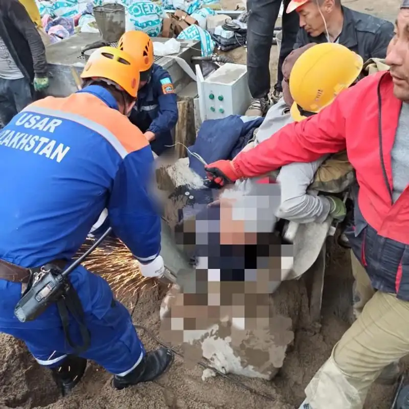 В Алматинской области строитель застрял в бетономешалке, фото - Новости Zakon.kz от 30.04.2023 11:01