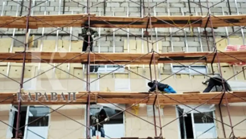 В Семее строители пренебрегают нормами безопасности