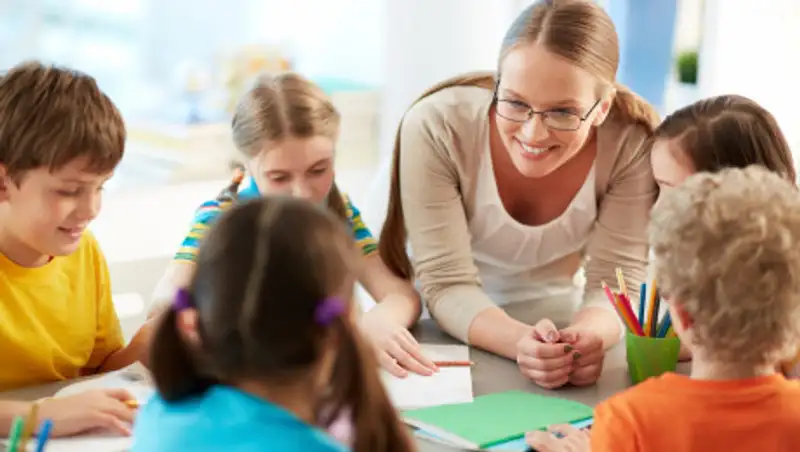 Первыми к традиционному формату обучения будут возвращать начальные классы