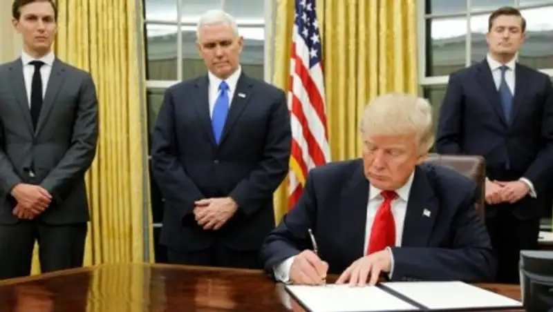 Стали известны первые распоряжения президента США Дональда Трампа