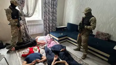 Группу квартирных воров задержали в Алматинской области, фото - Новости Zakon.kz от 29.08.2022 00:38