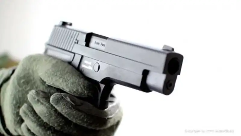 В Актау неизвестные обстреляли двух парней из травматического оружия