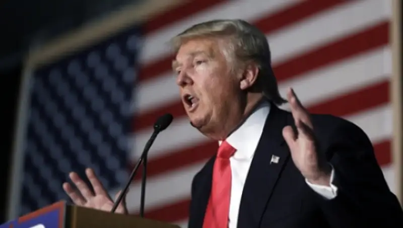 Самолет Трампа совершил экстренную посадку