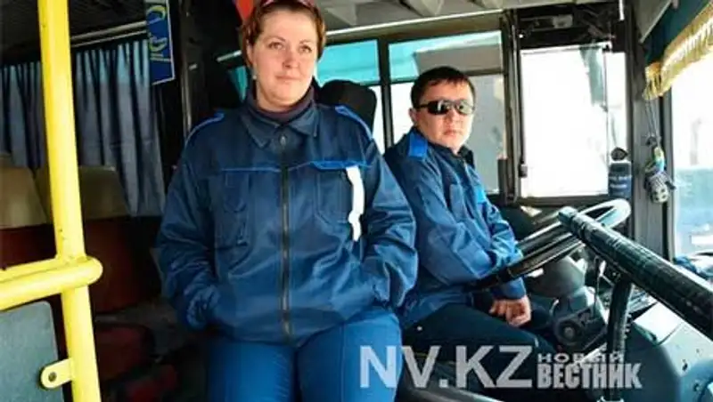 Водителей и кондукторов Караганды переодевают в единую униформу