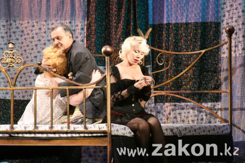 Сегодня в театре им. Лермонтова состоится премьера спектакля «Как я без себя...» (фото), фото - Новости Zakon.kz от 15.12.2011 18:51