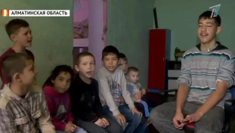 Семья, в которой 19 детей, живет в разваливающемся доме