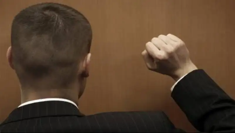 Как коллекторы через "карманных" судоисполнителей долги выбивают