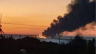 На Крымском мосту произошел сильный пожар, фото - Новости Zakon.kz от 08.10.2022 10:51