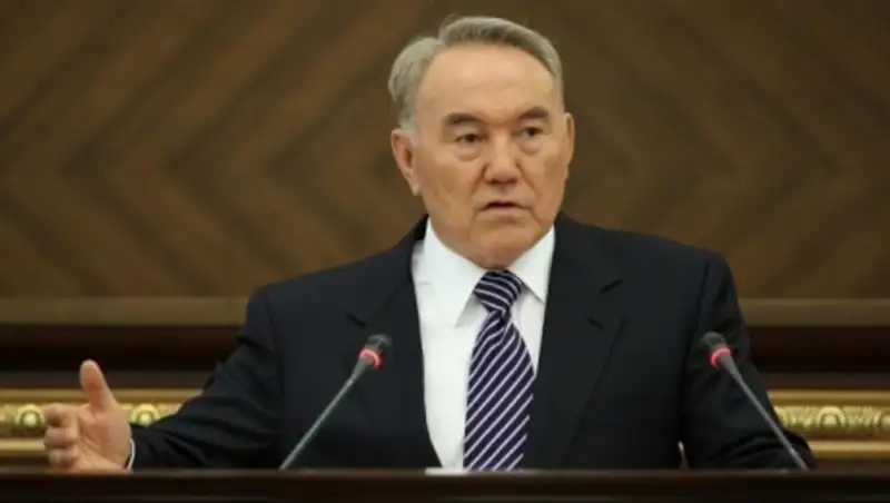 Н. Назарбаев посетил инновационную выставку в КазНУ