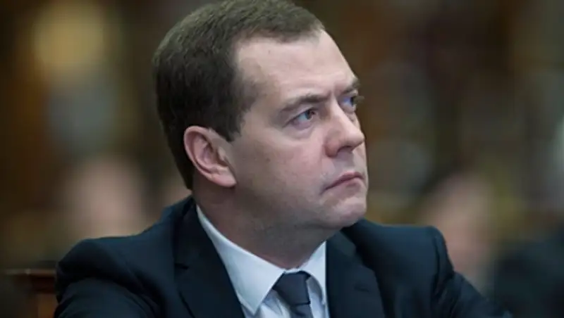 Медведев призвал Украину платить по долгам