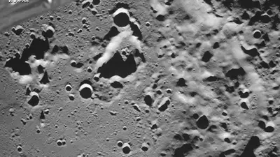 "Луна-25" сделала первый снимок лунной поверхности, фото - Новости Zakon.kz от 17.08.2023 20:23