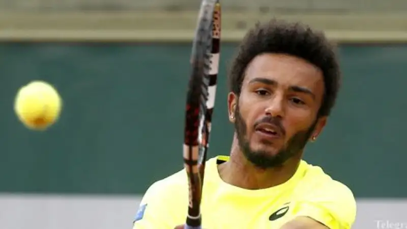 Теннисиста выгнали с турнира за приставания к журналистке