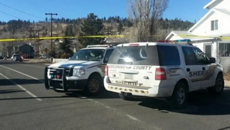 В США мужчина застрелил полицейского и покончил с собой