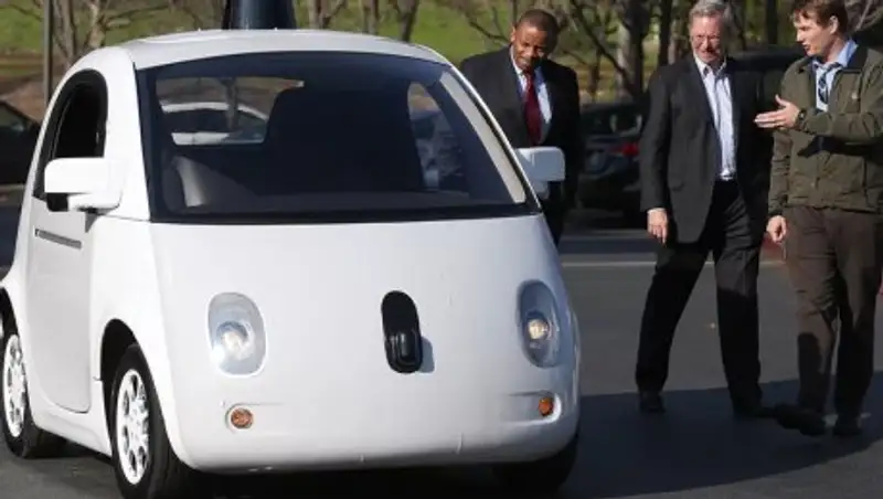 СМИ: Google передумала выпускать самоуправляемый автомобиль