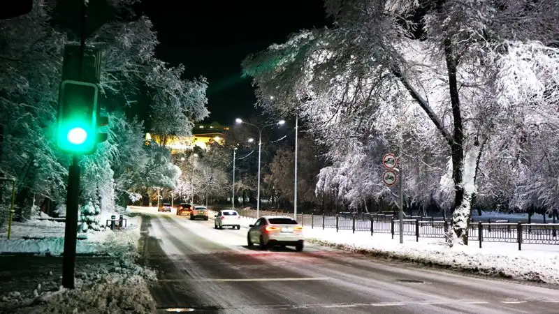 Жители столицы перекрыли дорогу из-за проблем с освещением