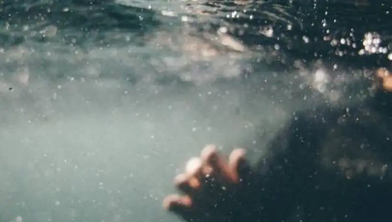 Годовалый ребенок захлебнулся в емкости с водой