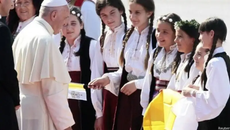 Папа Франциск призвал к миру и воссоединению в Сараево