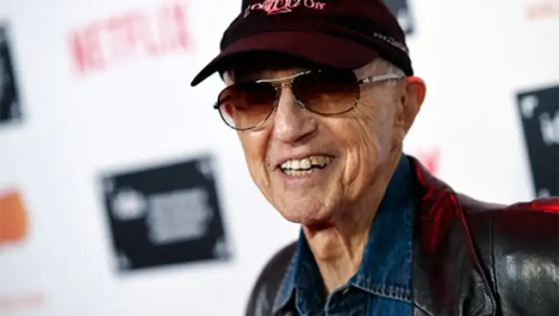 В США умер оператор фильма «Пролетая над гнездом кукушки» 