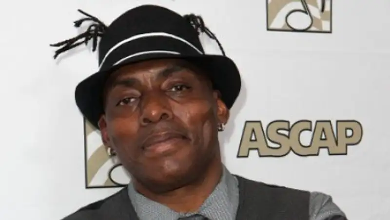 Рэпер Кулио арестован после попытки провезти в самолете краденое оружие