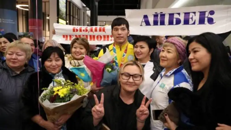 Казахстан встретил молодых олимпийцев-боксеров