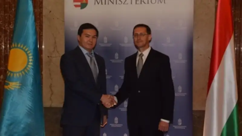 Нурали Алиев обсудил с представителями Италии и Венгрии перспективы сотрудничества