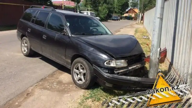 В Алматы водитель Opel Vectra совершил двойной наезд на девушку