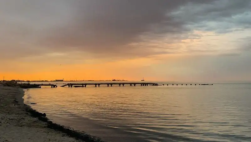 Жители Актау устали сидеть на "нефтяной игле"