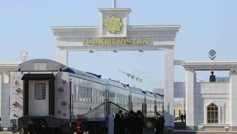 Туркмения временно закрыла границу с Казахстаном